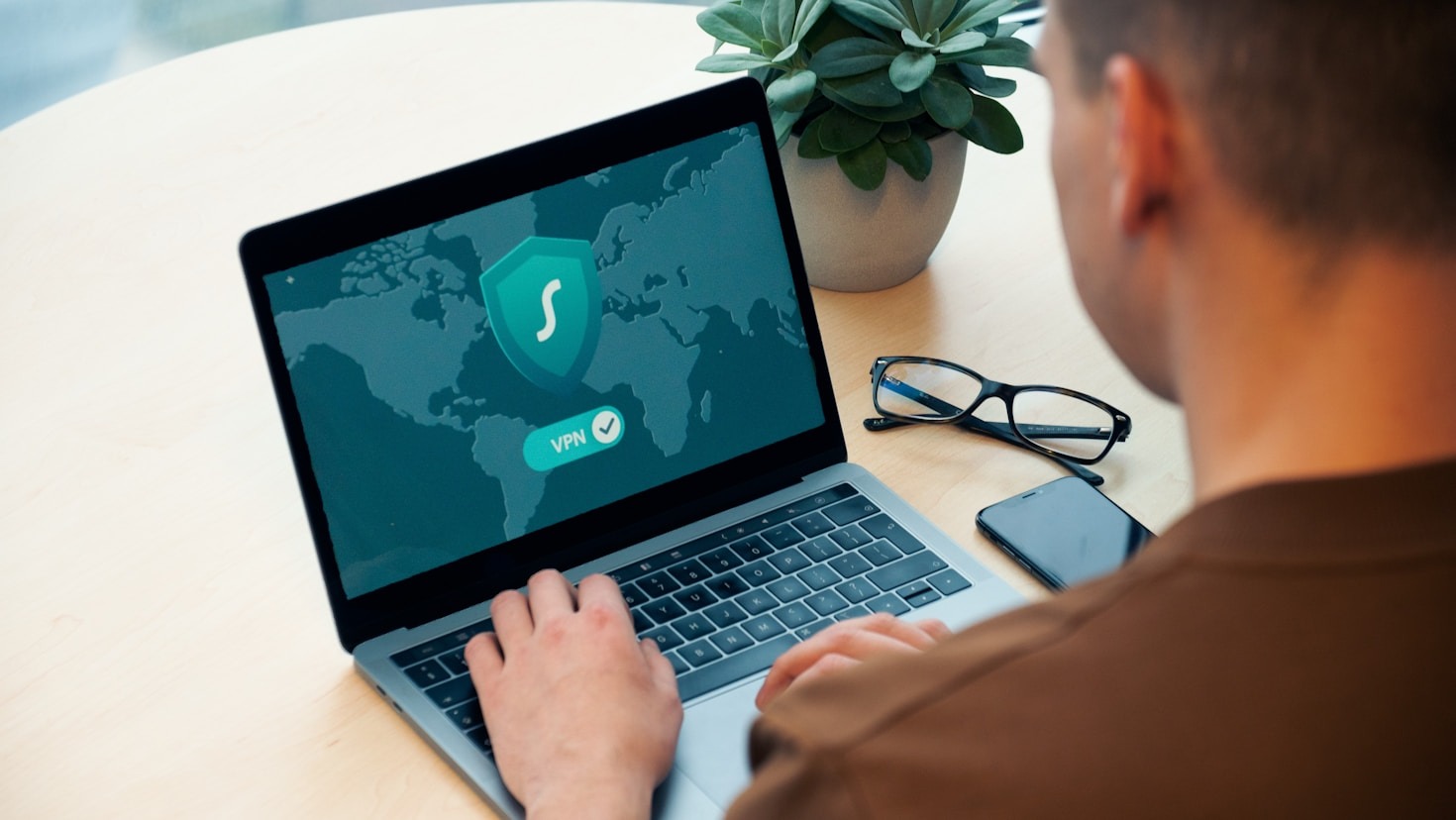 Tips Aman Menjelajah Dunia Maya dengan Nyaman